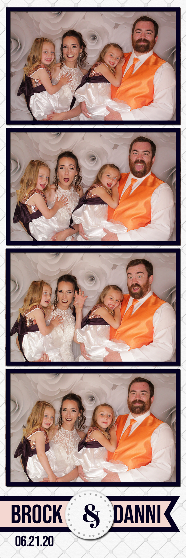 Danni and Brock’s Wedding | View more photos from the event at gallery.photoboothbillings.com/u/PhotoBoothBillings/Danni-and-Brock’s-Wedding